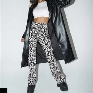 MOTEL ROCKS Zoven Trousers in 90s zebra black and white